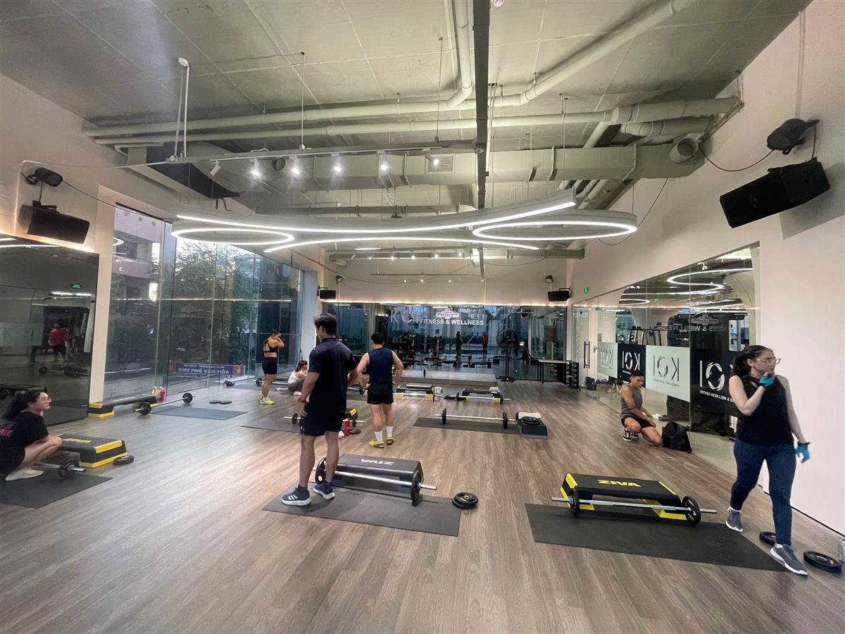 Lắp đặt loa treo tường cho phòng tập gym